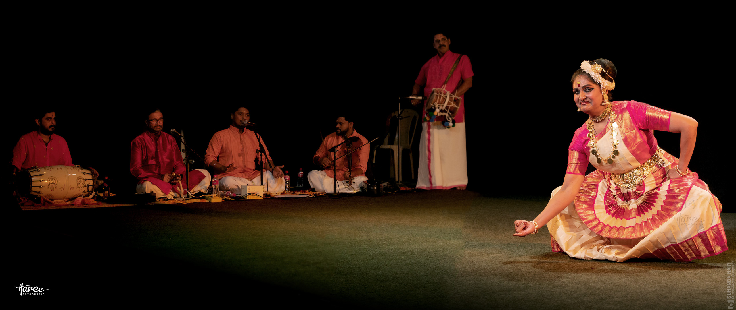 Mohiniyattam by Sunanda Nair