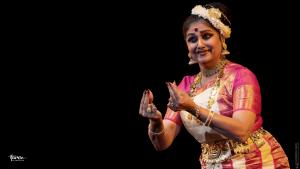 Mohiniyattam by Sunanda Nair